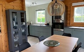 Vrijstaande Luxe Finse Blokhut 2-6 Of 2-8 Pers